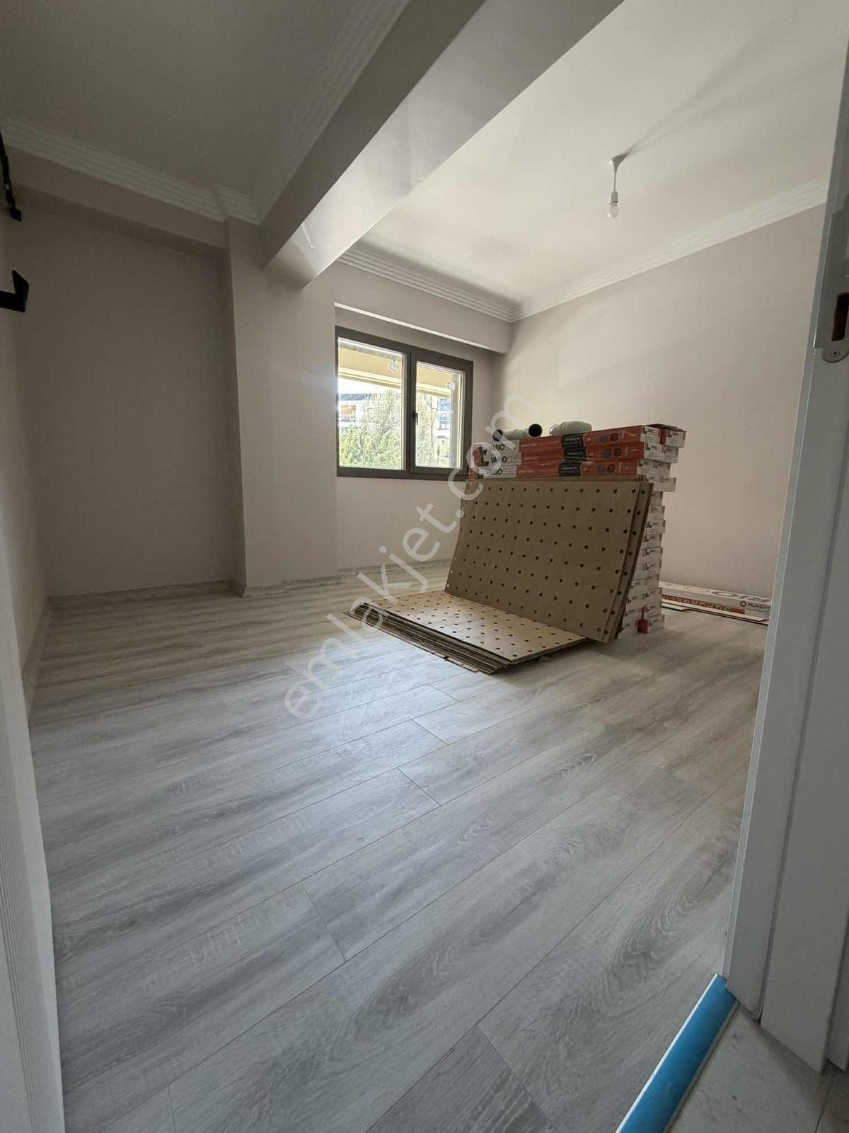 Menemende Satılık Daire 1+1 Net 50 Mt Büyük Tip — fotoğraf 14