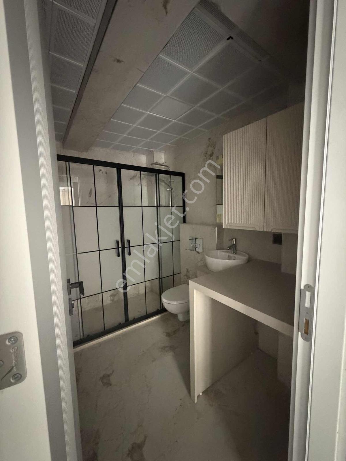 Menemende Satılık Daire 1+1 Net 50 Mt Büyük Tip — fotoğraf 15