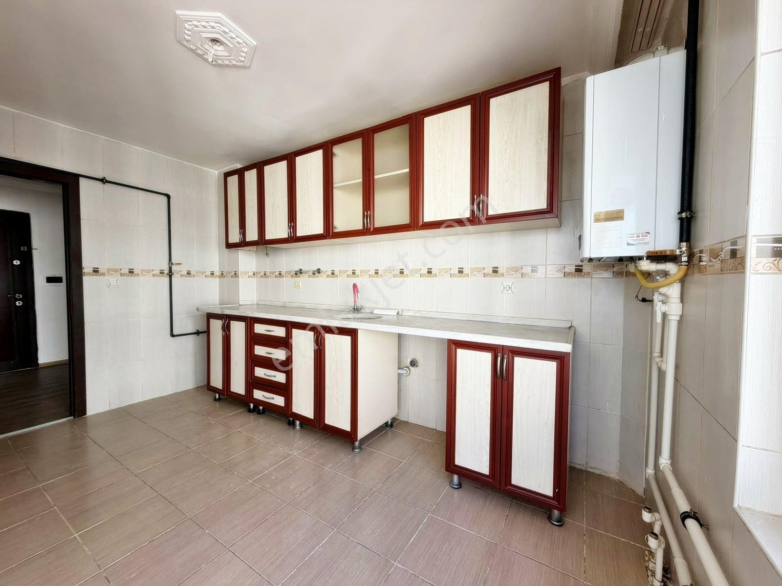 Albayrak Şehitler Cad. Üzeri 130 M² Masrafsız Ara Kat 3+1 Daire — fotoğraf 2