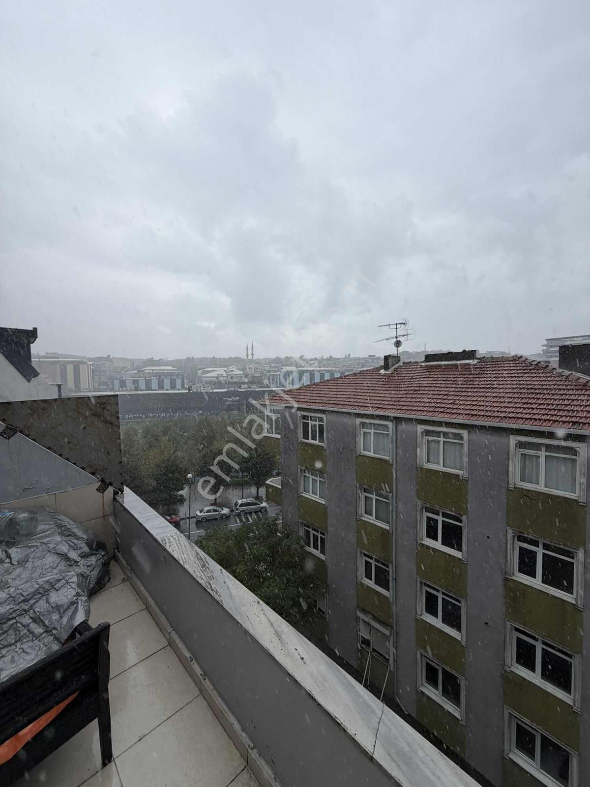 Güngören Millet Bahçesi Manzaralı 80 M² 30 M² Teraslı Kentsel Ev — fotoğraf 5