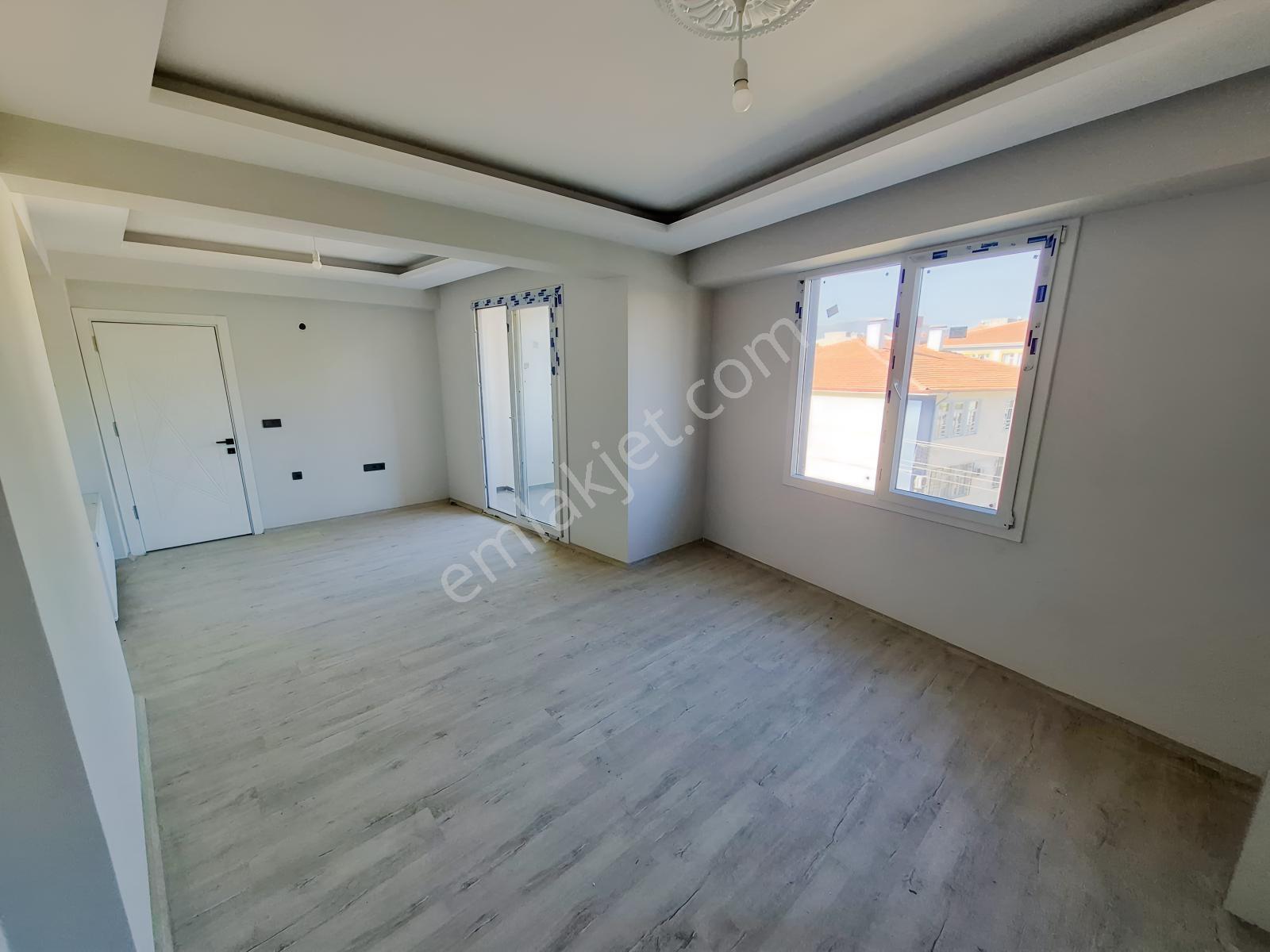 Turyap'tan Tuzcumuratta Satılık Merkeze Yakın Ön Cephe 2+1 — fotoğraf 13