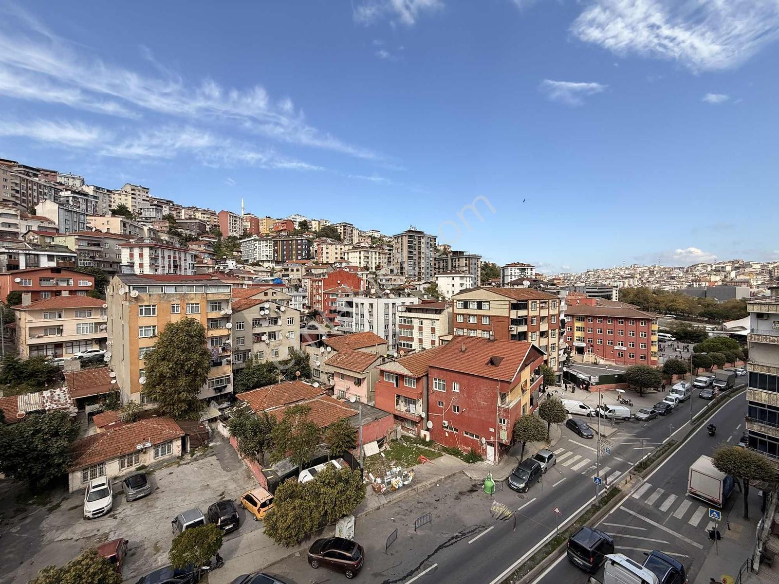 Silahtarağa'da-asansörlü-kat İrtifaklı-satılık 2+1 Daire — fotoğraf 13