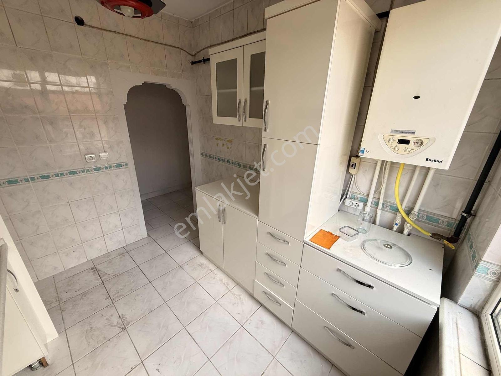 Silahtarağa'da-asansörlü-kat İrtifaklı-satılık 2+1 Daire — fotoğraf 14
