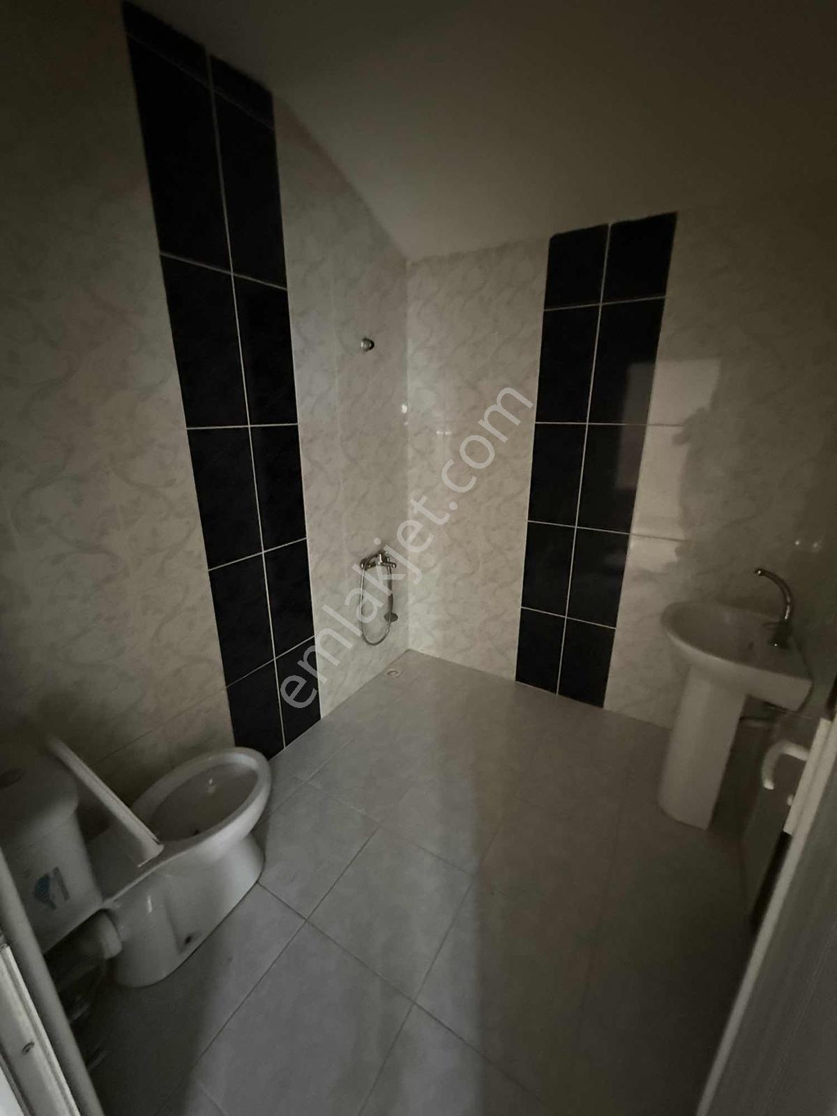 3+2 Asansörlü/ Otoparklı / 140 M2 Yeni Binada Daire — fotoğraf 23