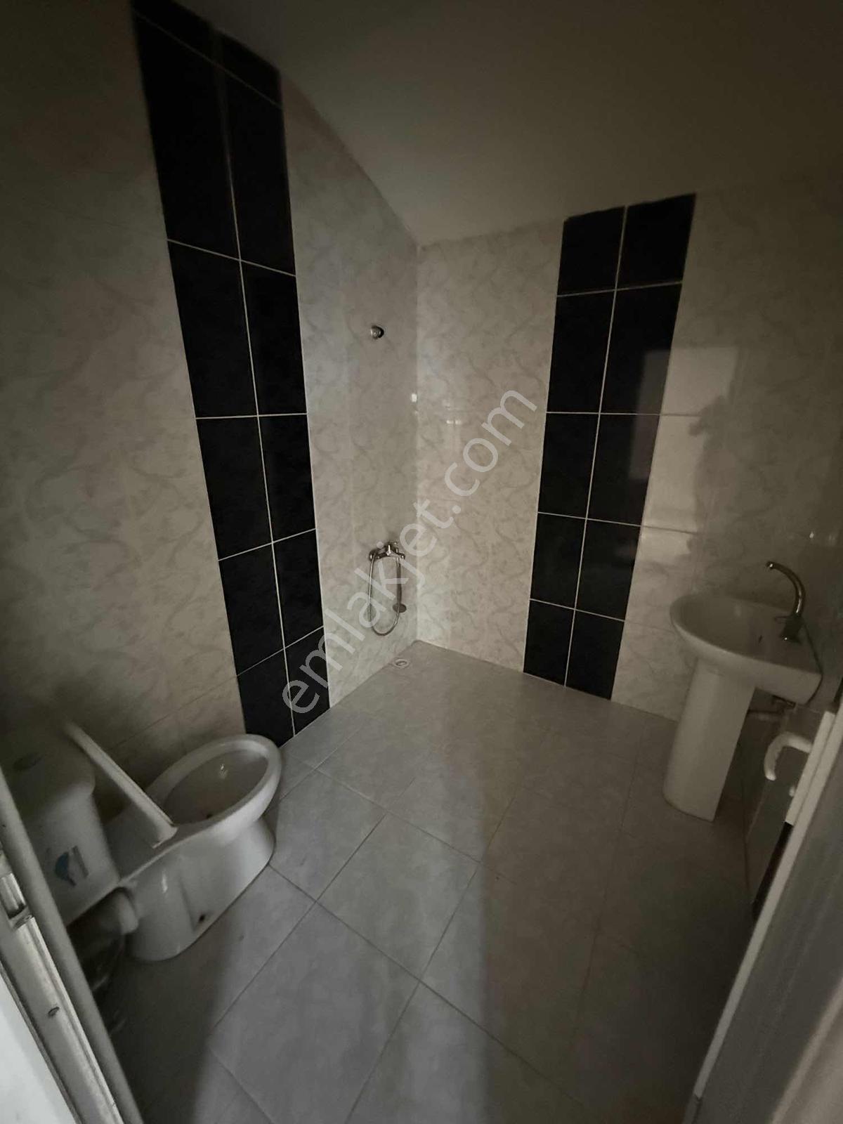 3+2 Asansörlü/ Otoparklı / 140 M2 Yeni Binada Daire — fotoğraf 24