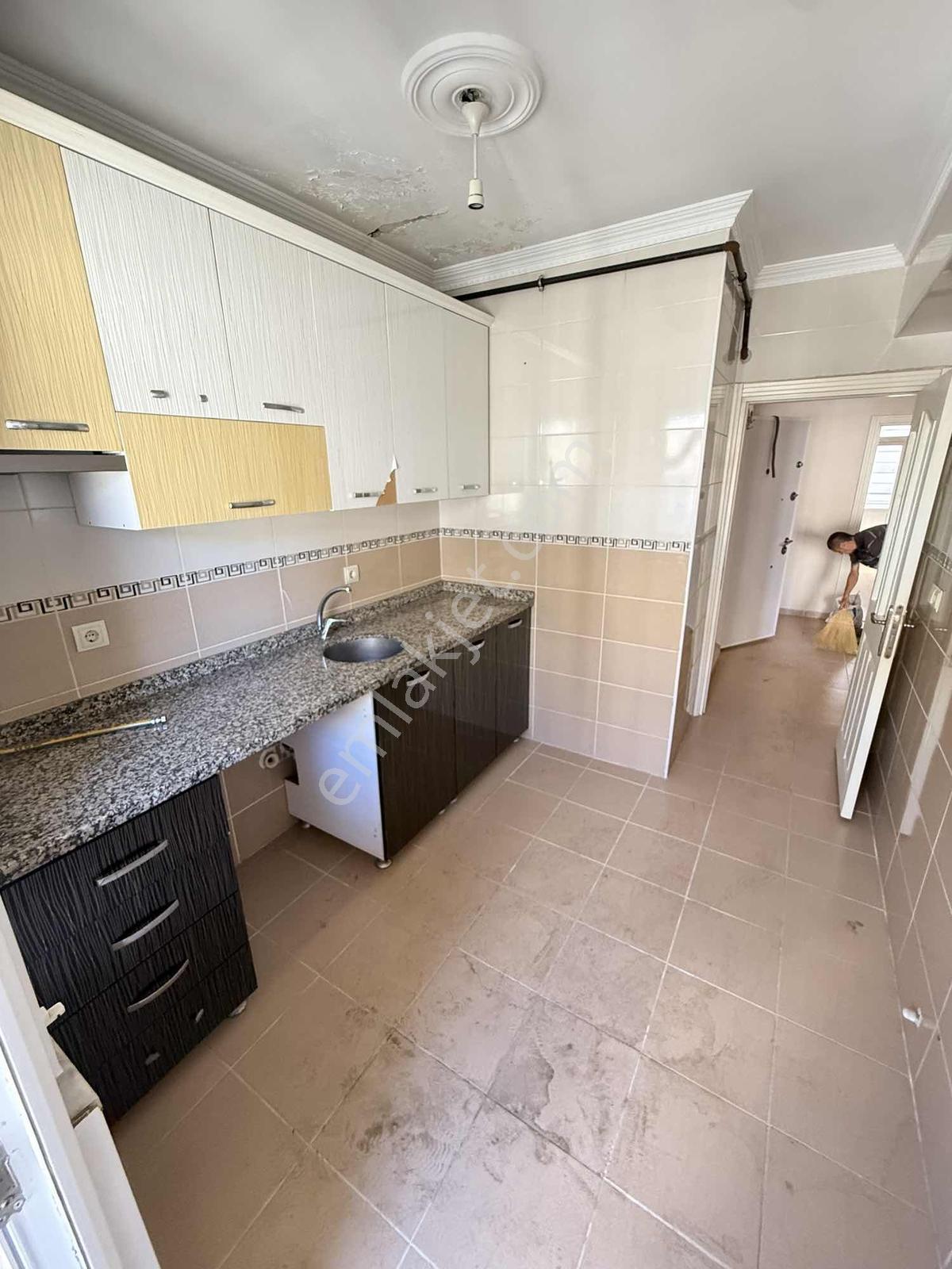 3+2 Asansörlü/ Otoparklı / 140 M2 Yeni Binada Daire — fotoğraf 25