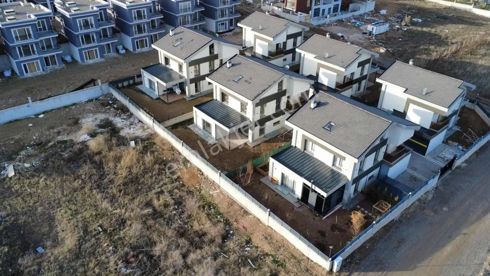 Bağlıca'da 5+1 Site İçerisin'de Oturumma Hazır Lüks Villa — fotoğraf 3