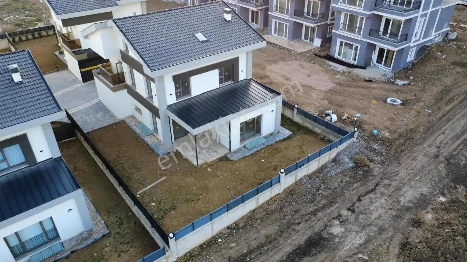 Bağlıca'da 5+1 Site İçerisin'de Oturumma Hazır Lüks Villa — fotoğraf 5