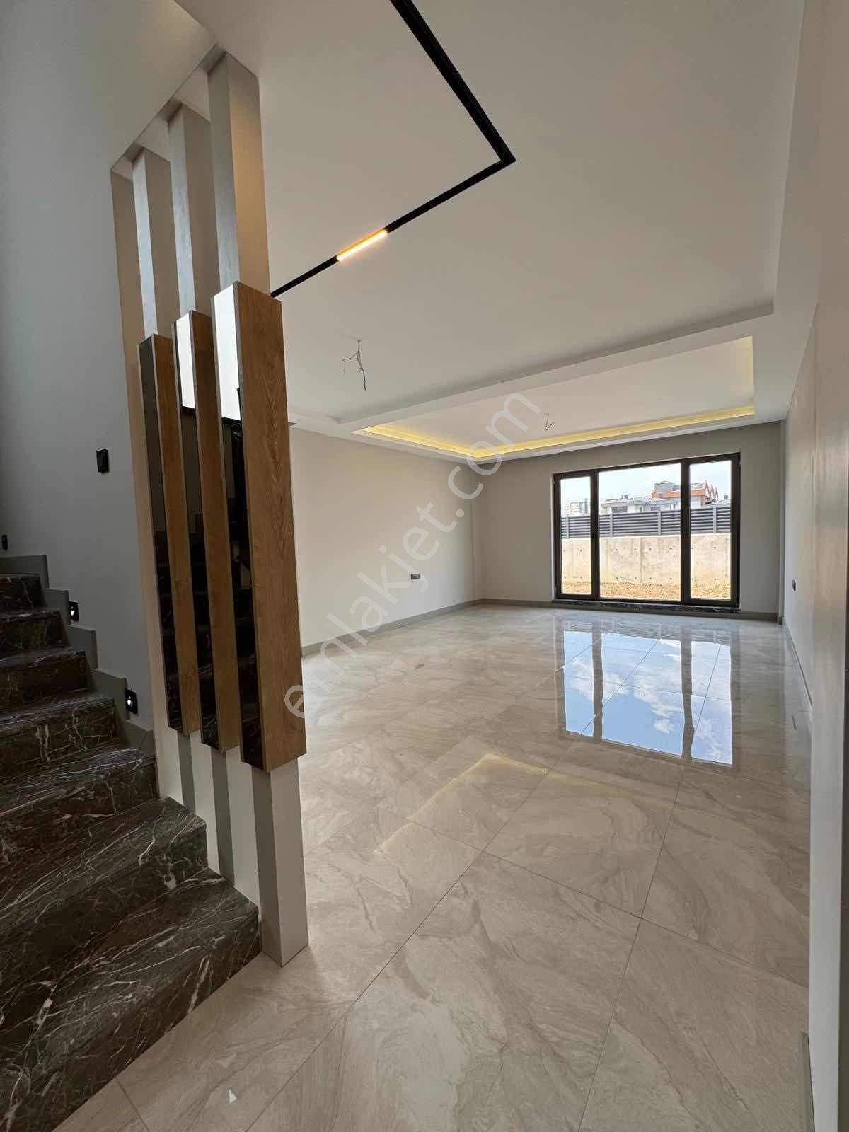 Bağlıca'da 5+1 Site İçerisin'de Oturumma Hazır Lüks Villa — fotoğraf 18