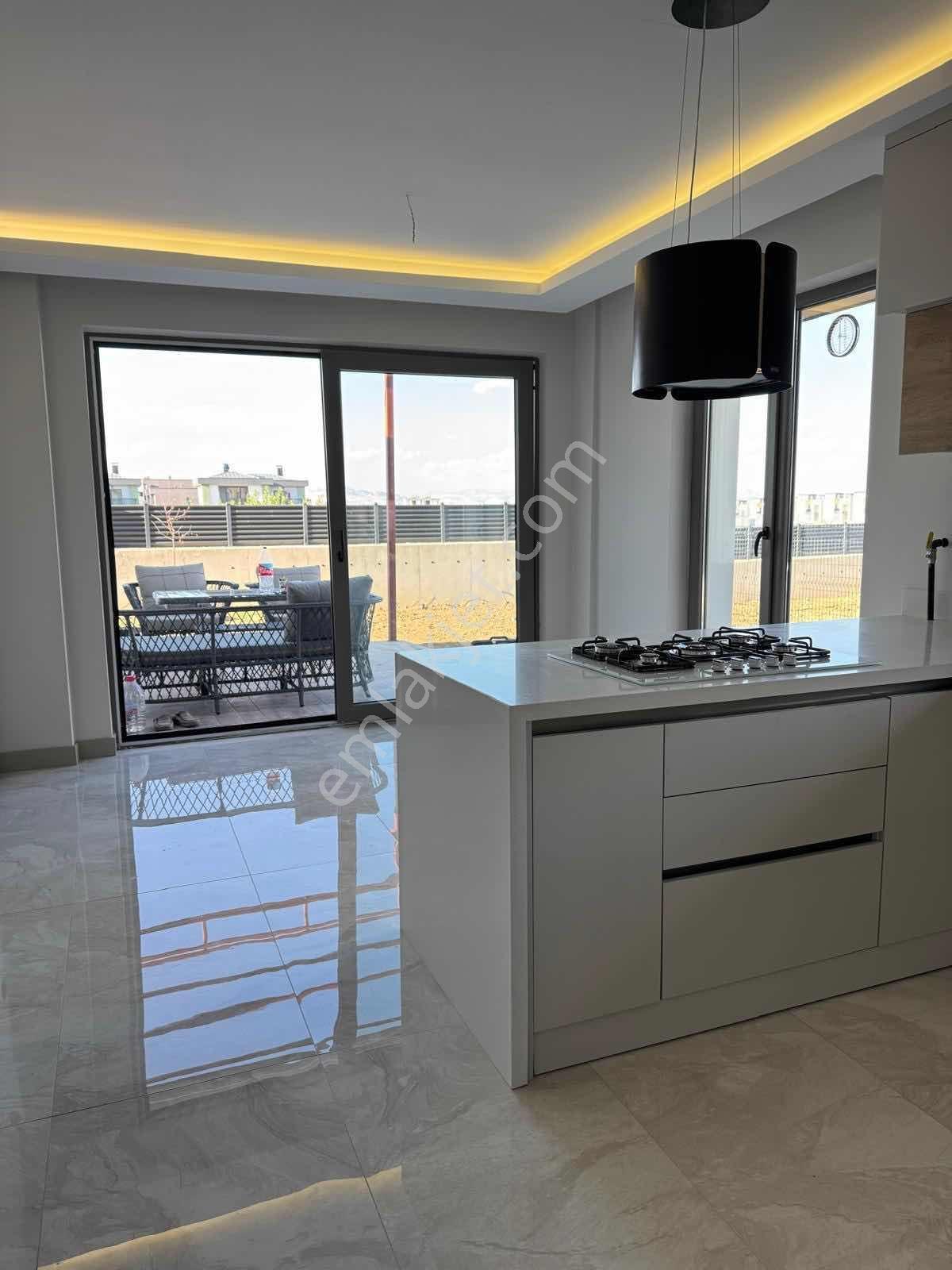 Bağlıca'da 5+1 Site İçerisin'de Oturumma Hazır Lüks Villa — fotoğraf 28