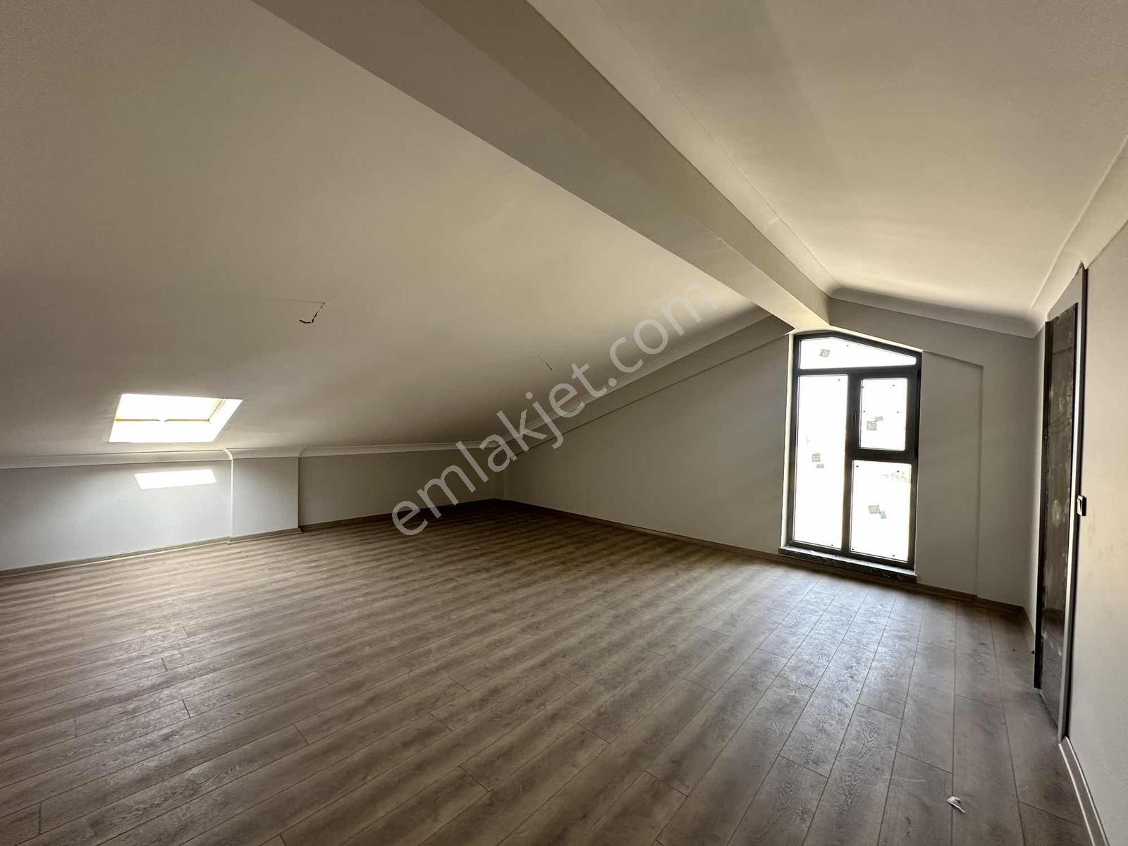 Bağlıca'da 5+1 Site İçerisin'de Oturumma Hazır Lüks Villa — fotoğraf 33