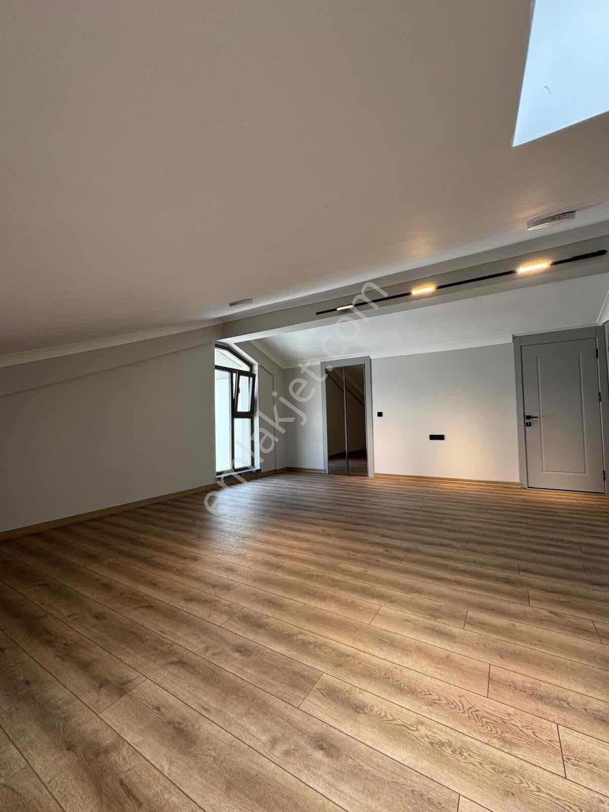 Bağlıca'da 5+1 Site İçerisin'de Oturumma Hazır Lüks Villa — fotoğraf 34