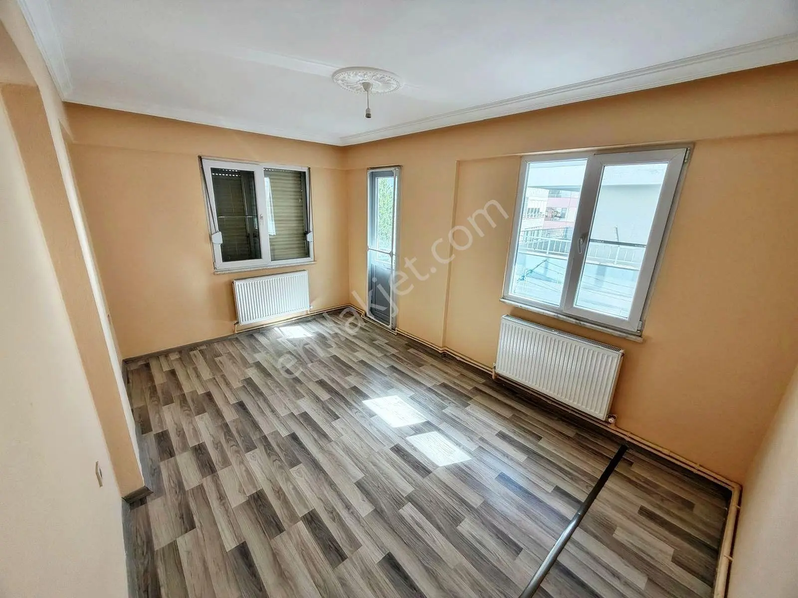 Aktif'ten Akçay Merkez'de Satılık Denize 500mt Arakat Ferah 2+1 Daire — fotoğraf 4