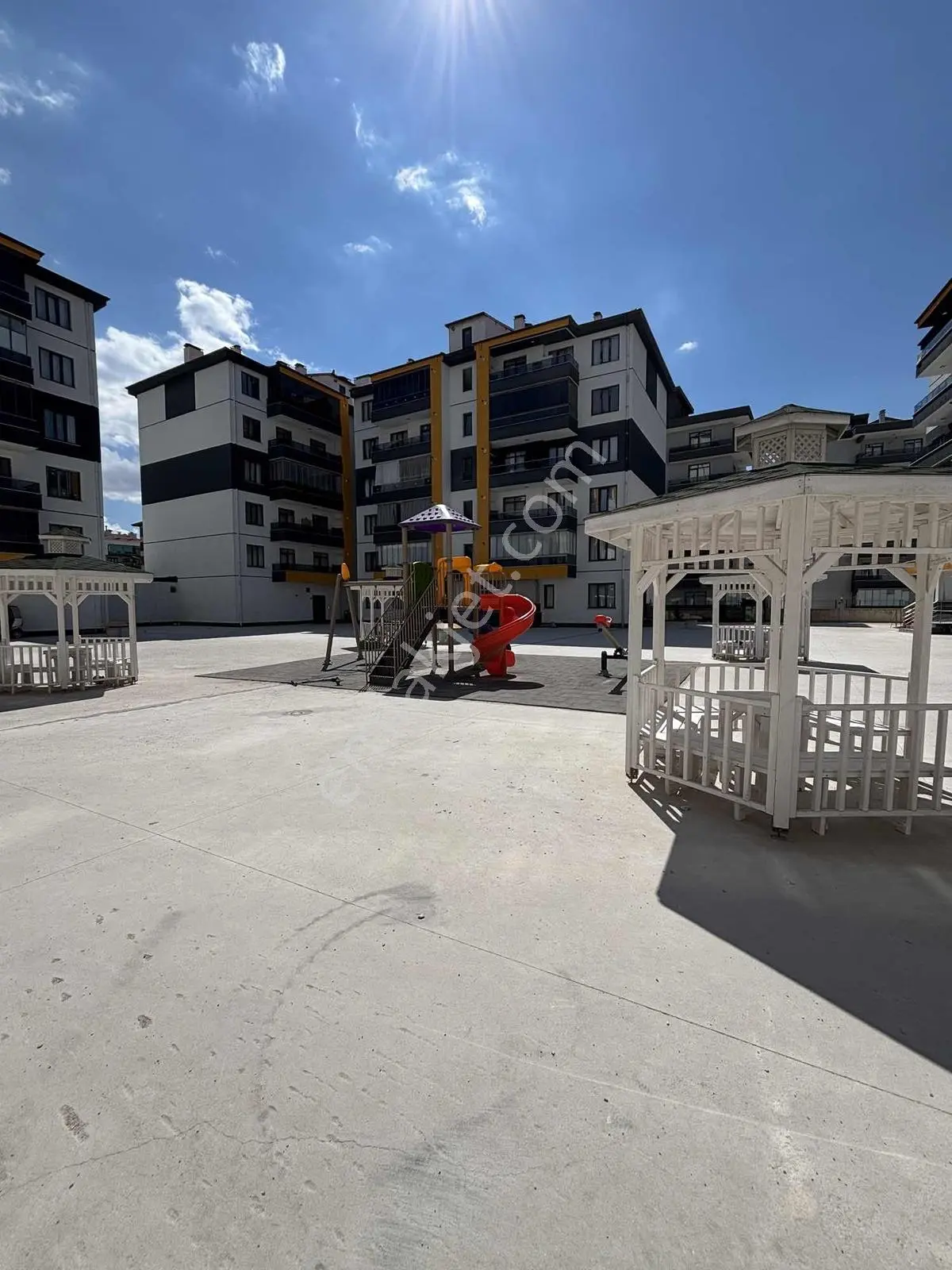 Çimenlik Caddesin'de Satılık 3+1 Sıfır Daire — fotoğraf 4