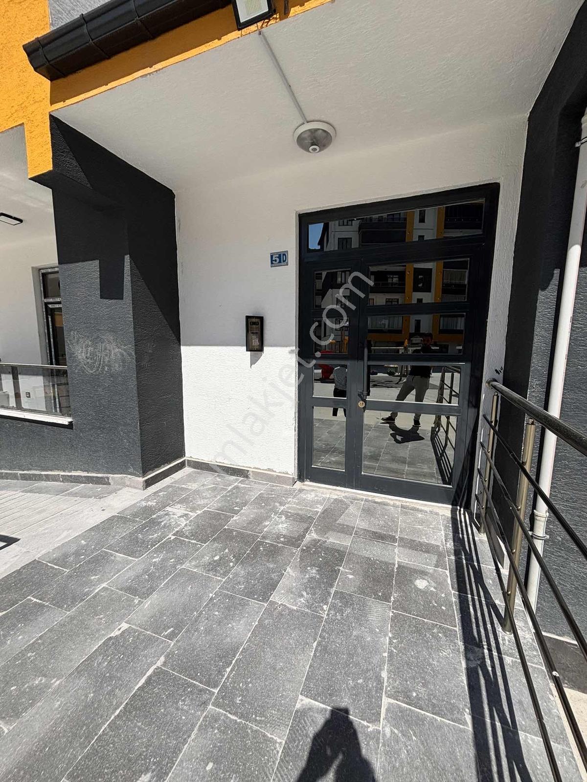 Çimenlik Caddesin'de Satılık 3+1 Sıfır Daire — fotoğraf 6