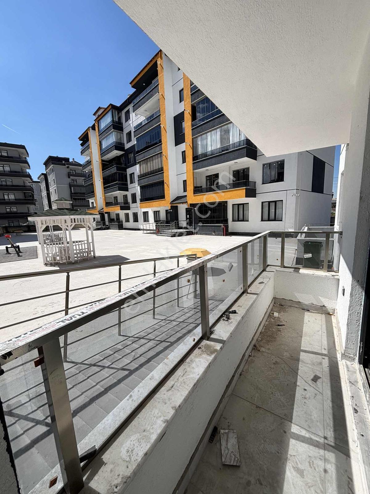 Çimenlik Caddesin'de Satılık 3+1 Sıfır Daire — fotoğraf 9