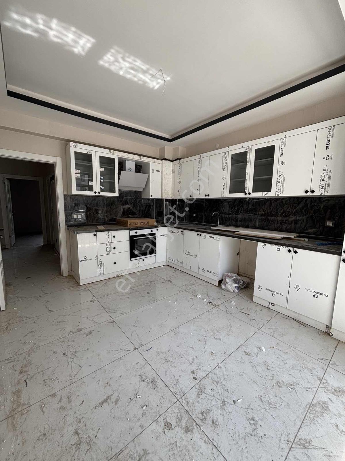Çimenlik Caddesin'de Satılık 3+1 Sıfır Daire — fotoğraf 11