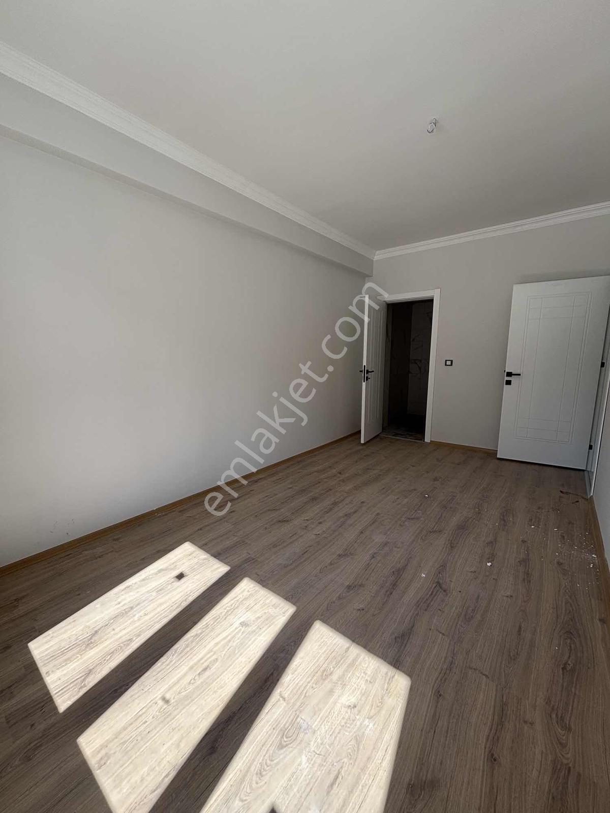 Çimenlik Caddesin'de Satılık 3+1 Sıfır Daire — fotoğraf 16