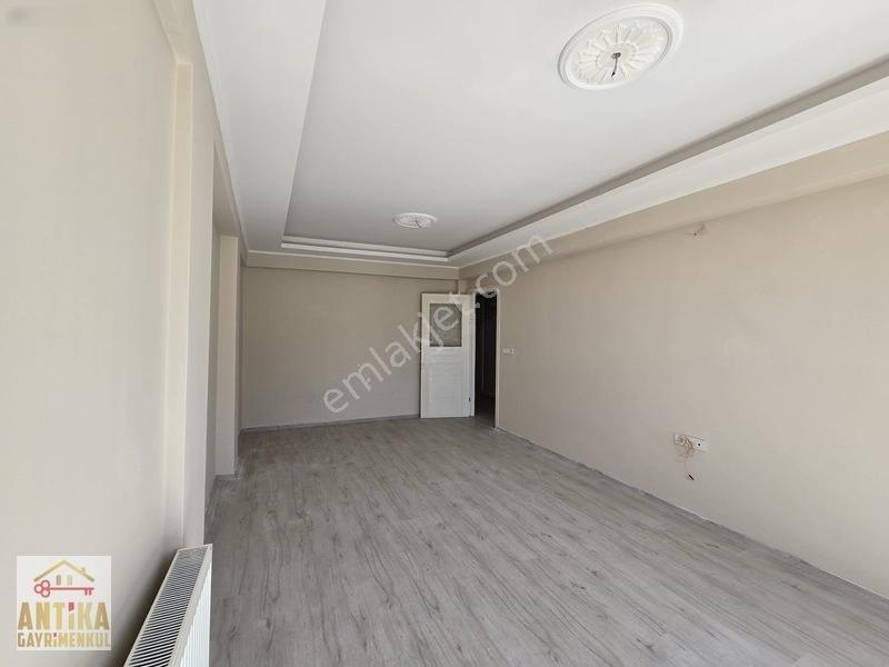Antika Gayrimenkul'den Köşe Başı Camii Karşısı Satılık Daire — fotoğraf 13
