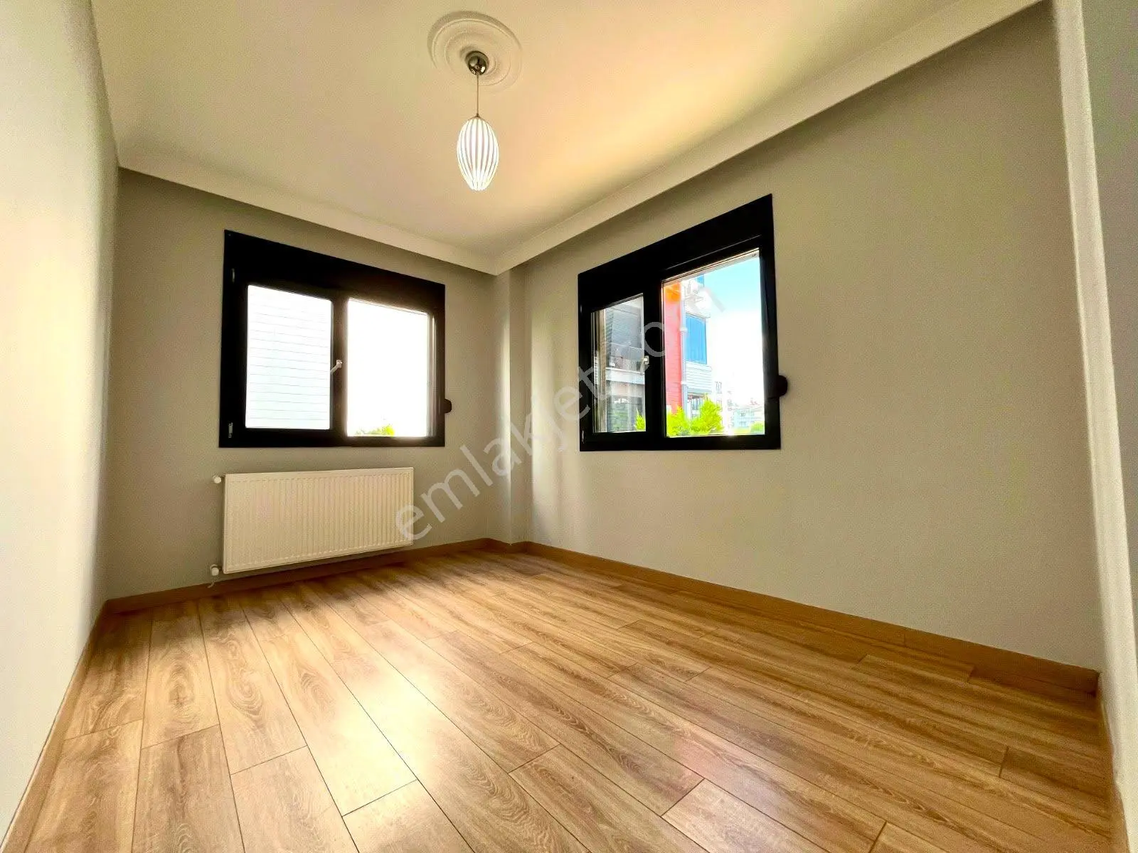 Referans'tan Altınkum'da Ayrı Mutfak Doğalgazlı Modern Tasarımlı 2+1 Daire — fotoğraf 3