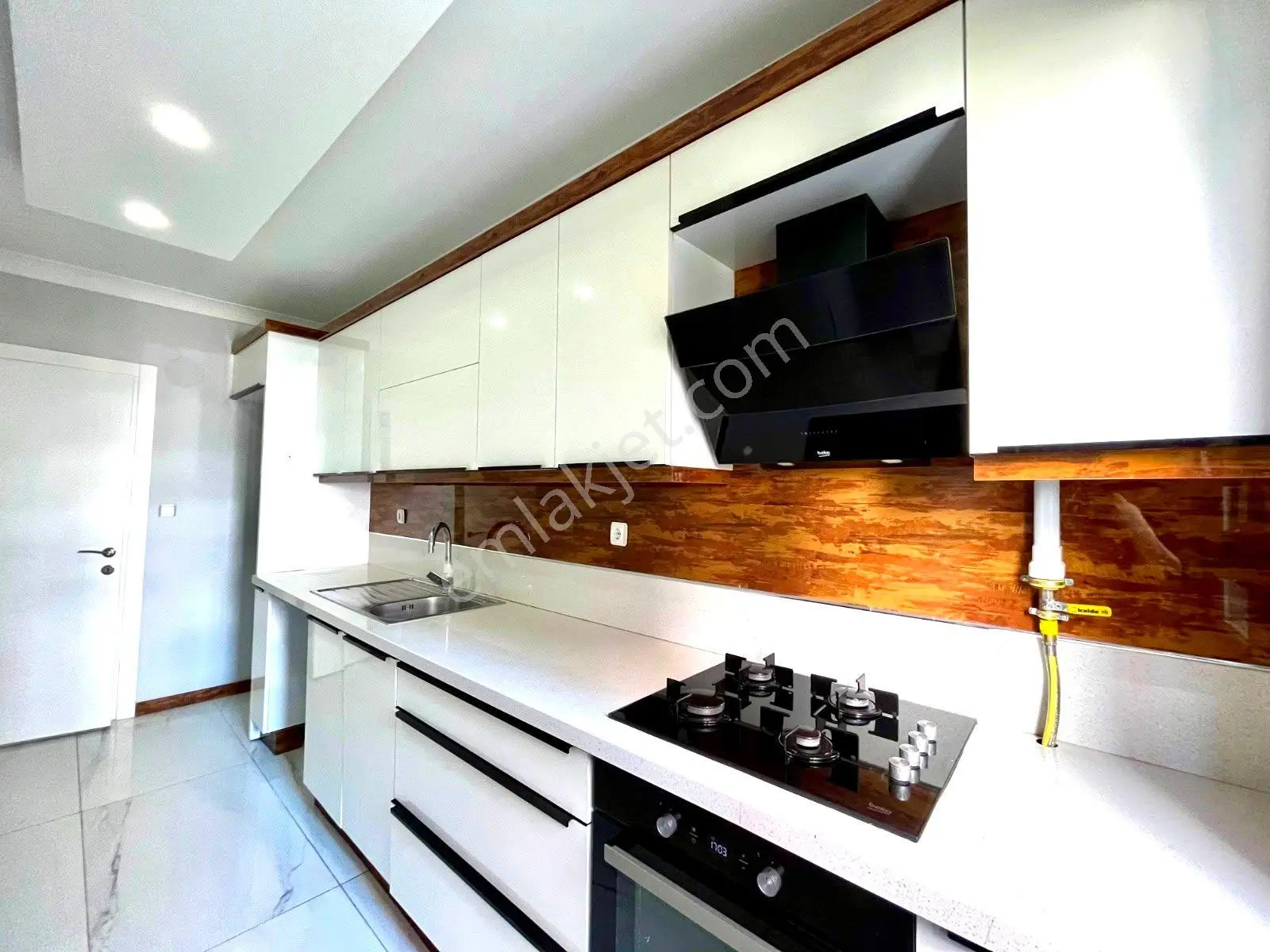 Referans'tan Altınkum'da Ayrı Mutfak Doğalgazlı Modern Tasarımlı 2+1 Daire — fotoğraf 16