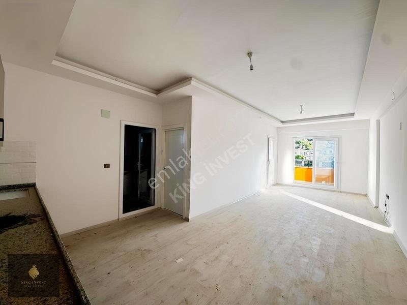 King'den Tarihi Roma Su Kemeri Manzaralı Şirin 1+1 — fotoğraf 6