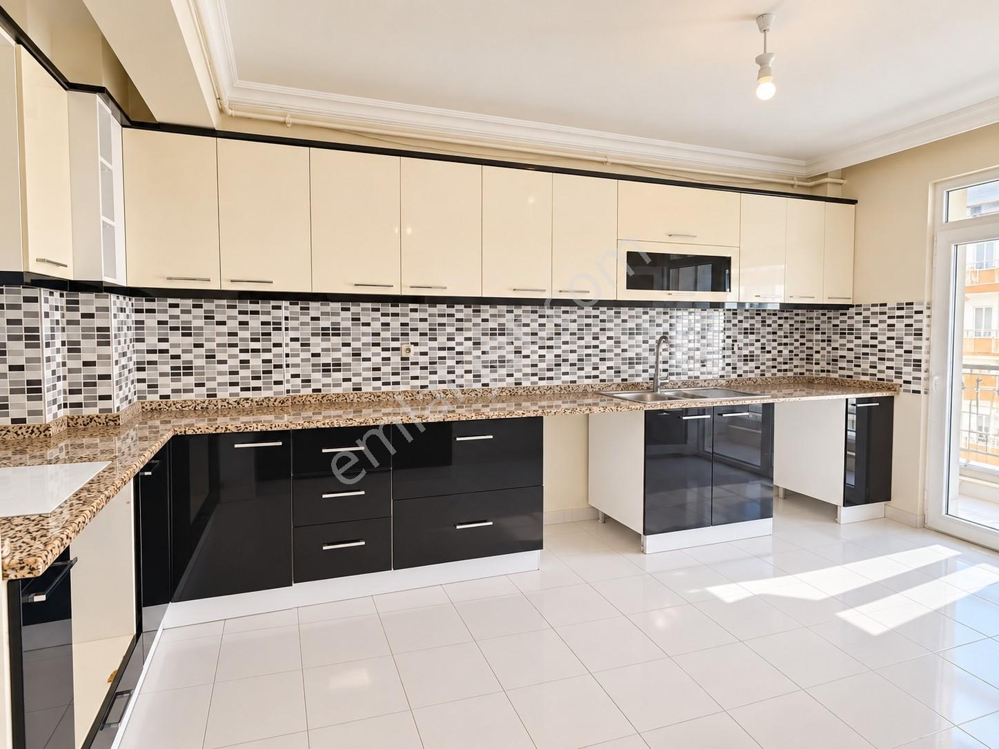 Rw/detay'dan Gaffar Okkan Cd. Üzeri 3+1 150m2 Satılık Daire — fotoğraf 12