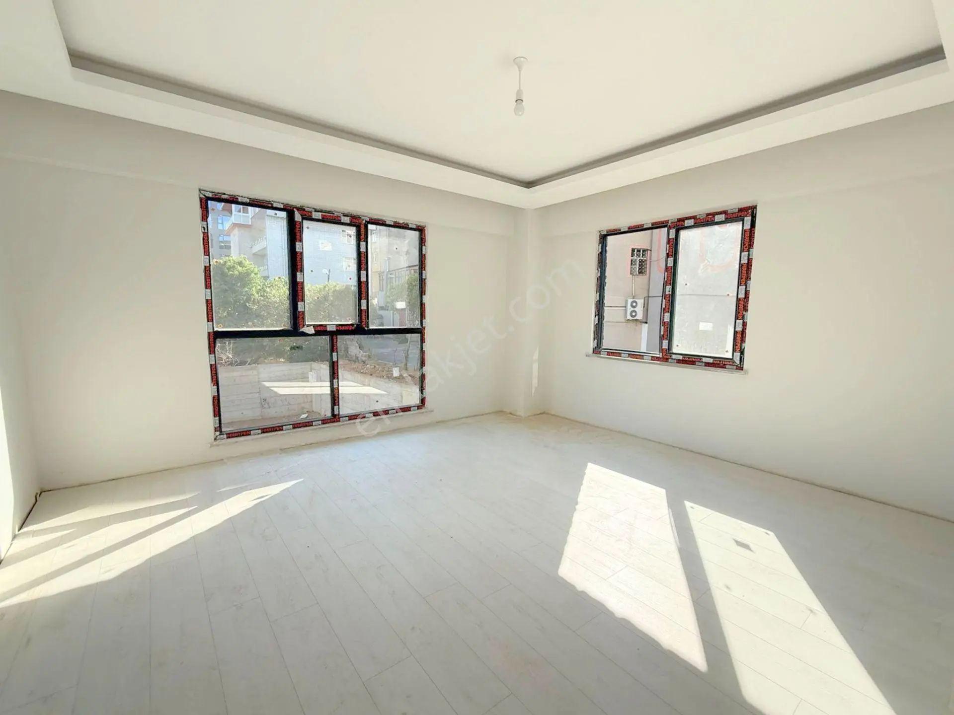 Mertcan'Dan Caddeye 1Dk Açık Balkonlu Sıfır 2+1 Daire