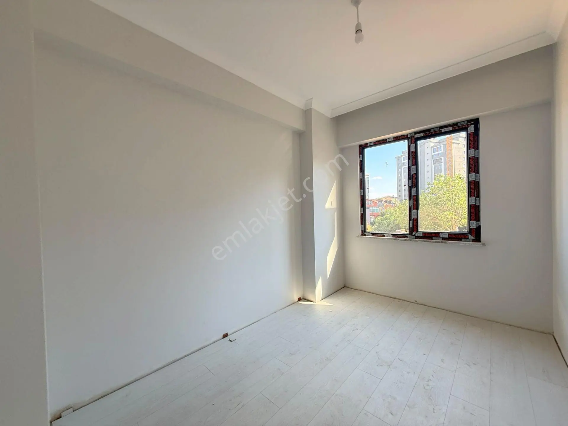 Mertcan'dan Caddeye 1dk Açık Balkonlu Sıfır 2+1 Daire — fotoğraf 7