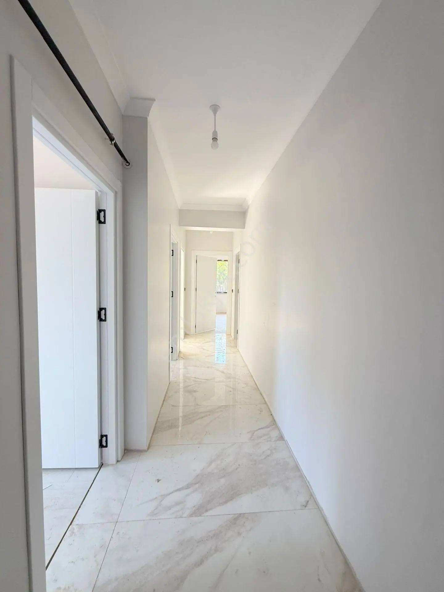 Mertcan'dan Caddeye 1dk Açık Balkonlu Sıfır 2+1 Daire — fotoğraf 11