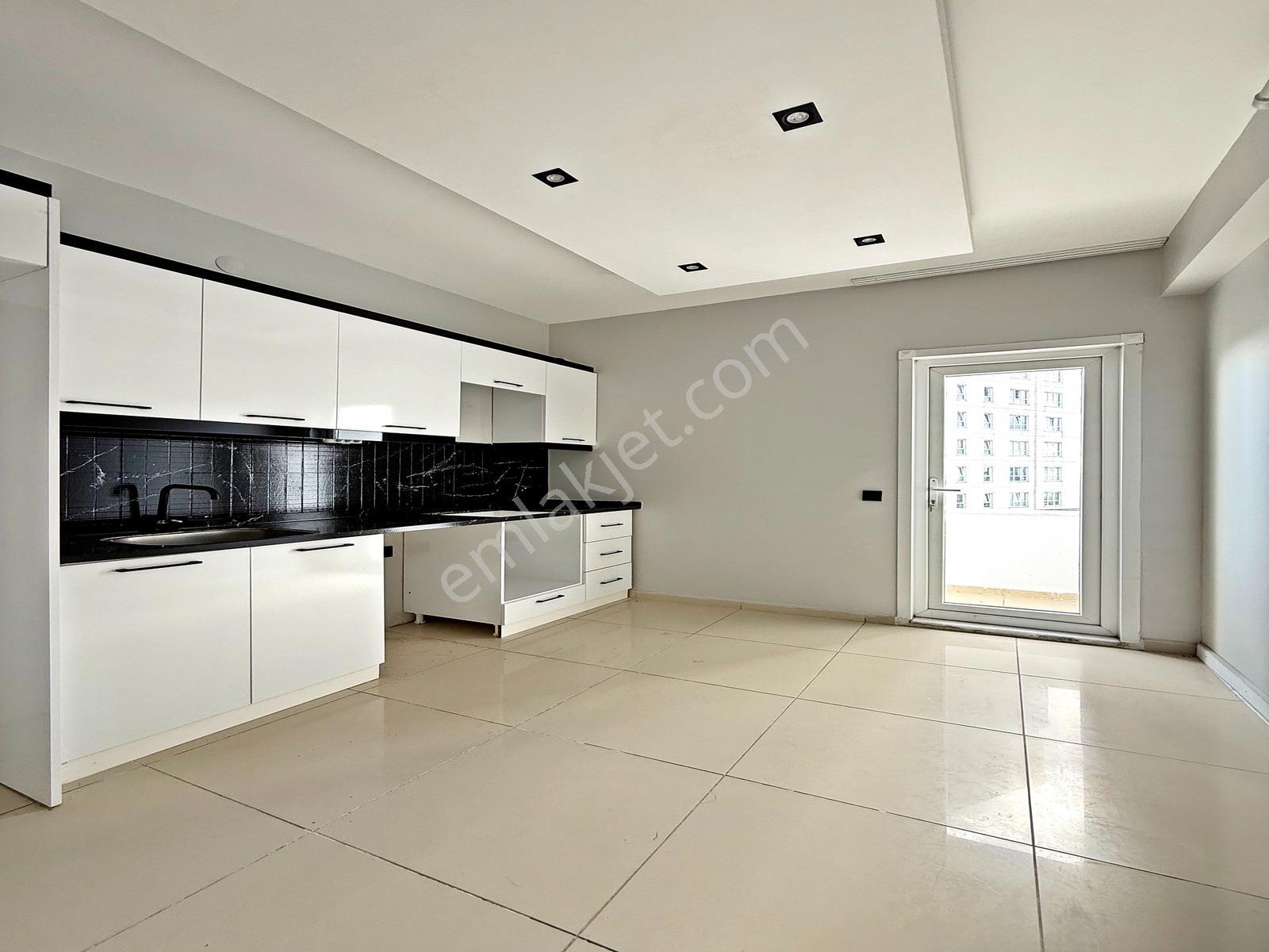 Şehir Manzaralı Devasa Metre Kareli Masrafsız Anahtar Teslim 3+1 — fotoğraf 8
