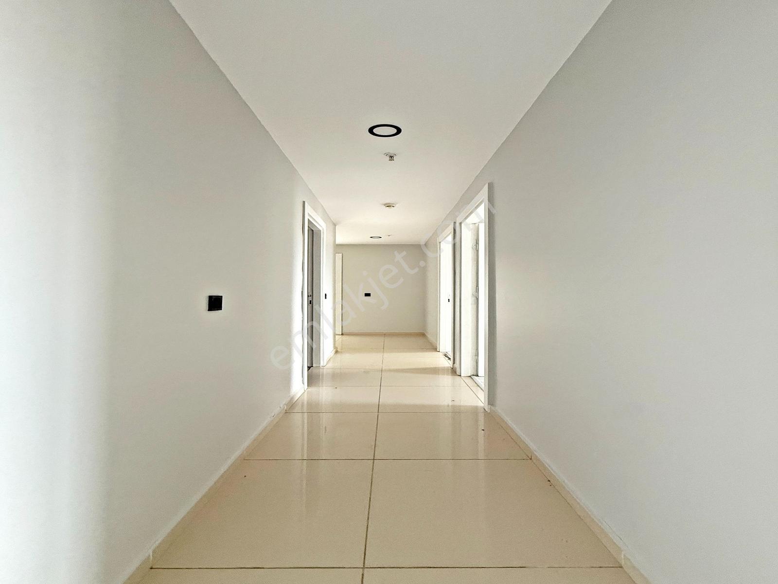 Şehir Manzaralı Devasa Metre Kareli Masrafsız Anahtar Teslim 3+1 — fotoğraf 15