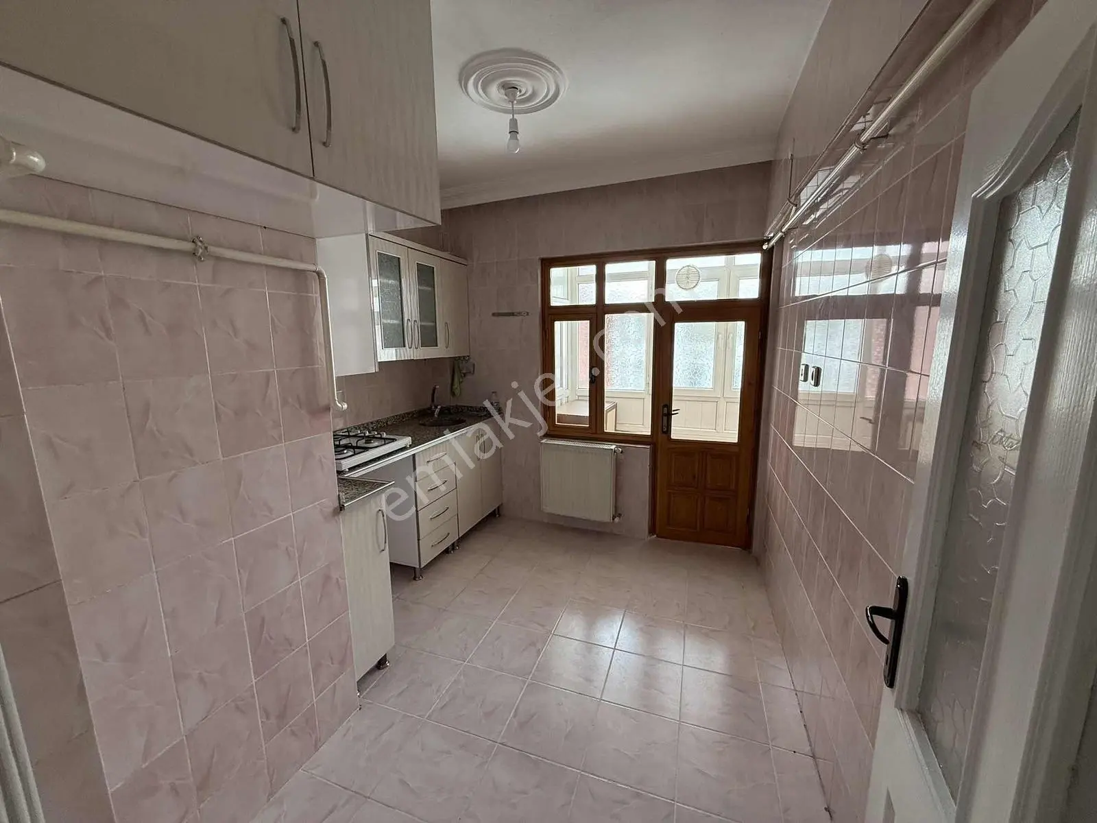 Doğukan Real Estate | Yeni Mahalle Elazığ Belediye Anaokulu Yukarısında 3+1 Asansörlü Satılık Daire — fotoğraf 3