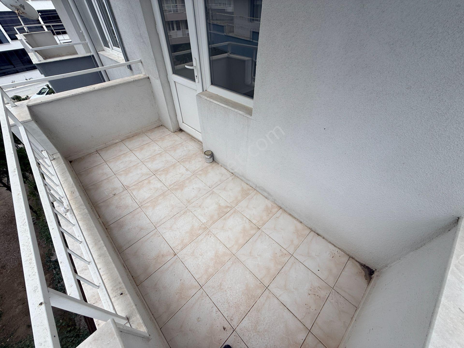 ▀jet Emlak'tan Doktorlar Sitesi Mevkiinde Doğalgazlı Geniş 3+1▀ — fotoğraf 23