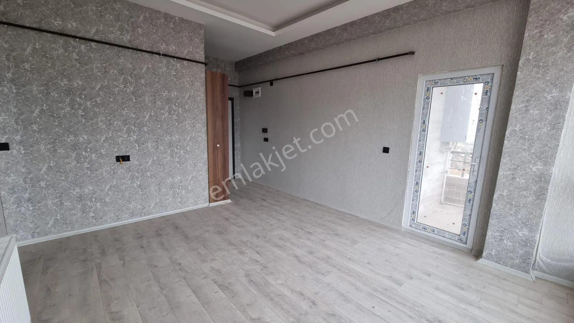 Akev Gayrimenkul'den Batıkent'te Kapalı Mutfak 2+0 Giriş Kat — fotoğraf 2