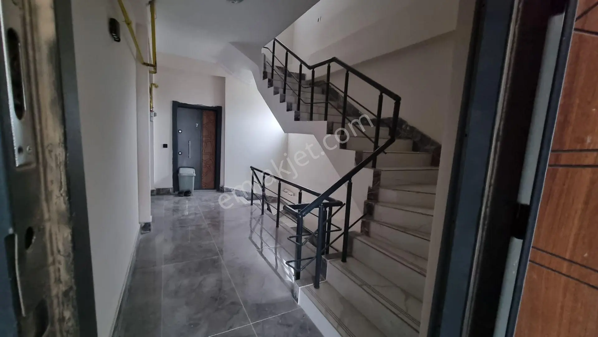 Akev Gayrimenkul'den Batıkent'te Kapalı Mutfak 2+0 Giriş Kat — fotoğraf 4