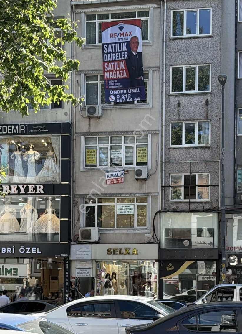 Fevzipaşa Caddesinde İki Adet 1+1 Daireler