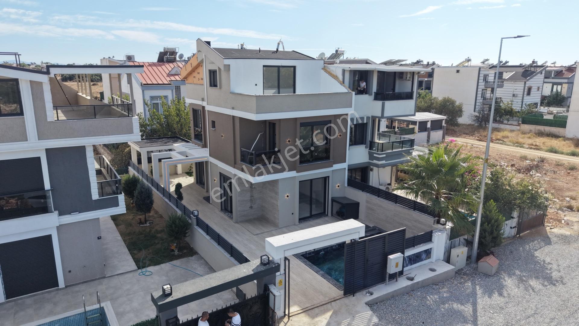 Didim Altınkumda 4+1 Ayrı Mutfak Havuzlu-otoparklı Satılık Lüks Villa — fotoğraf 2
