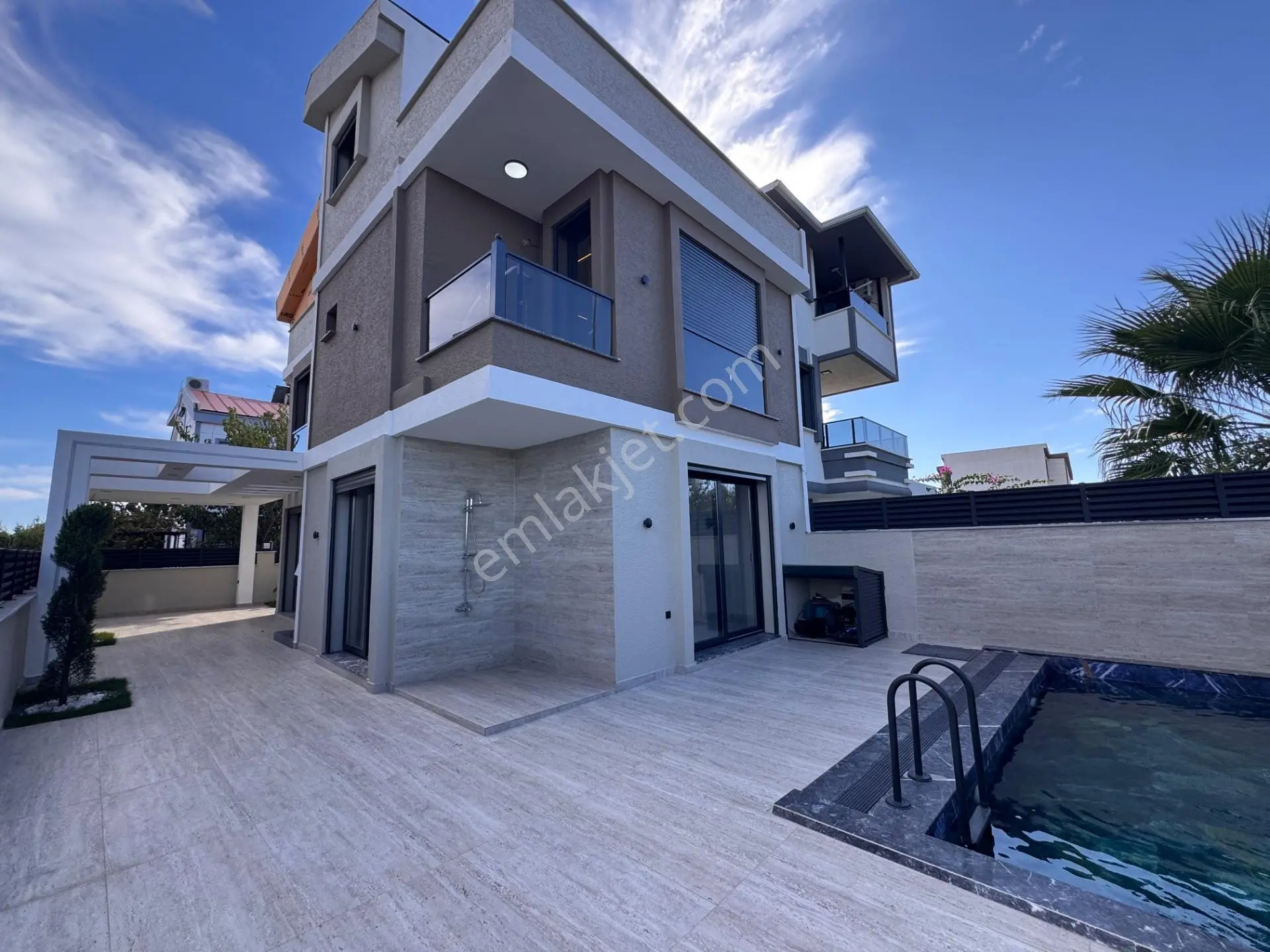 Didim Altınkumda 4+1 Ayrı Mutfak Havuzlu-otoparklı Satılık Lüks Villa — fotoğraf 3