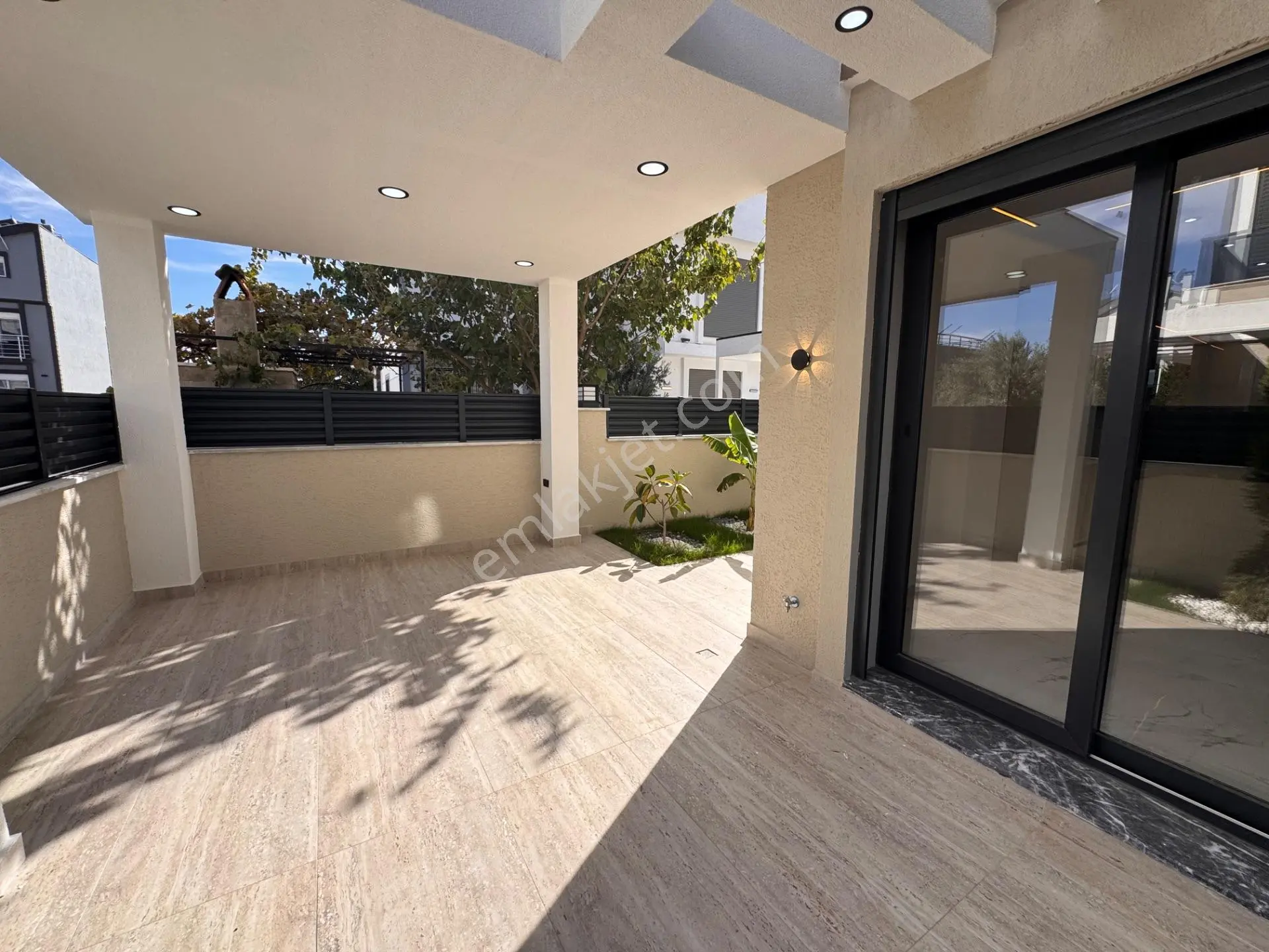 Didim Altınkumda 4+1 Ayrı Mutfak Havuzlu-otoparklı Satılık Lüks Villa — fotoğraf 10
