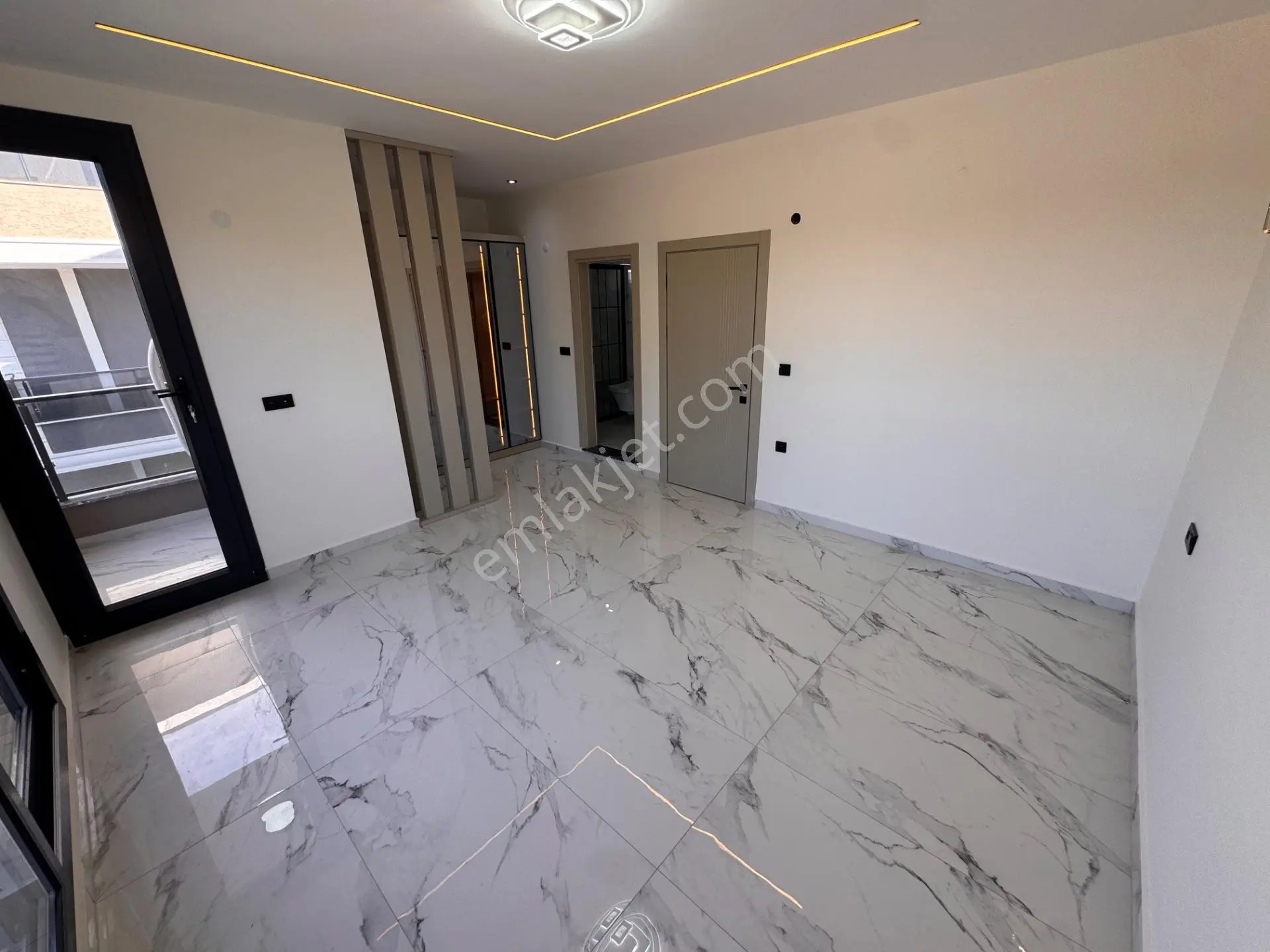 Didim Altınkumda 4+1 Ayrı Mutfak Havuzlu-otoparklı Satılık Lüks Villa — fotoğraf 22