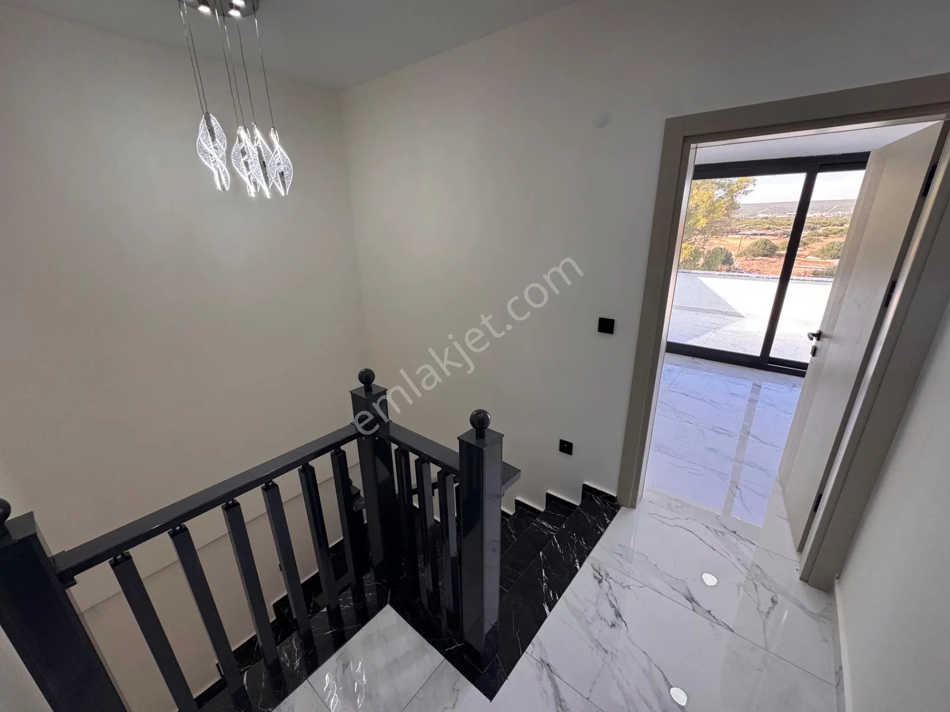 Didim Altınkumda 4+1 Ayrı Mutfak Havuzlu-otoparklı Satılık Lüks Villa — fotoğraf 29