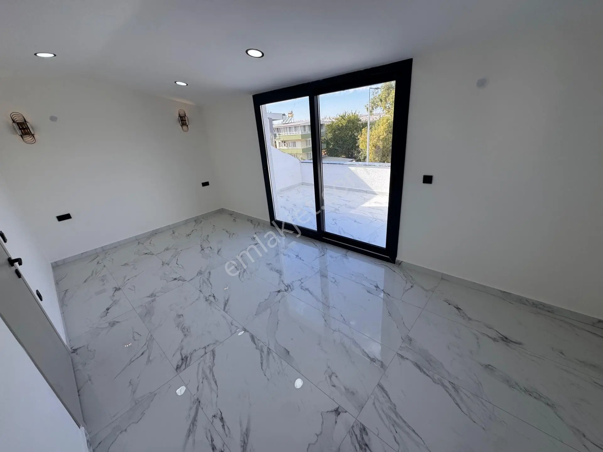 Didim Altınkumda 4+1 Ayrı Mutfak Havuzlu-otoparklı Satılık Lüks Villa — fotoğraf 31