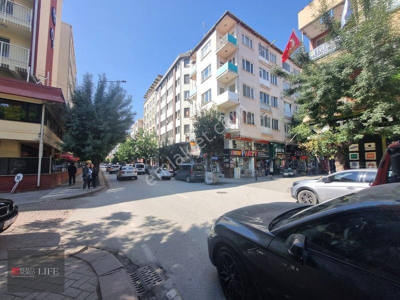 Rw Lıfe // Şair Fuzuli Caddesinde 2+1 Satılık Daire