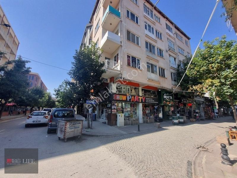 Rw Lıfe // Şair Fuzuli Caddesinde 2+1 Satılık Daire — fotoğraf 2