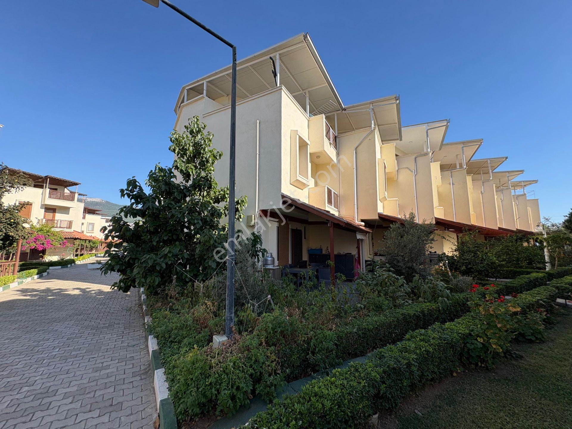 Rota Emlak'tan Gümüldürde Denize Sıfır Site İçerisinde 4+1 Villa — fotoğraf 32