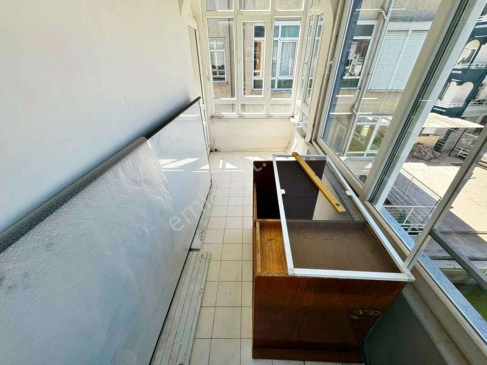 Aktif'ten Akçay'da Satılık Yüzme Havuzlu Ön Cephe Arakat Ferah 3+1 Daire — fotoğraf 11