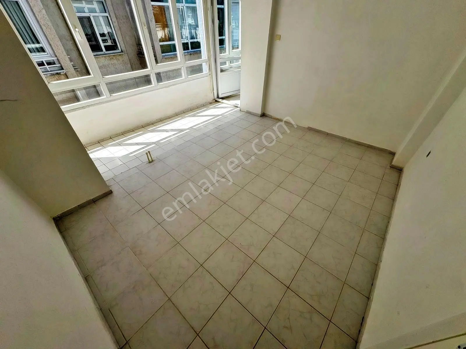 Aktif'ten Akçay'da Satılık Yüzme Havuzlu Ön Cephe Arakat Ferah 3+1 Daire — fotoğraf 18