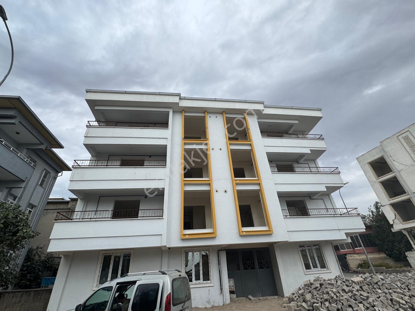 Germenicia'Dan Sgk Civarı Ferah 3+1 Satılık Daire