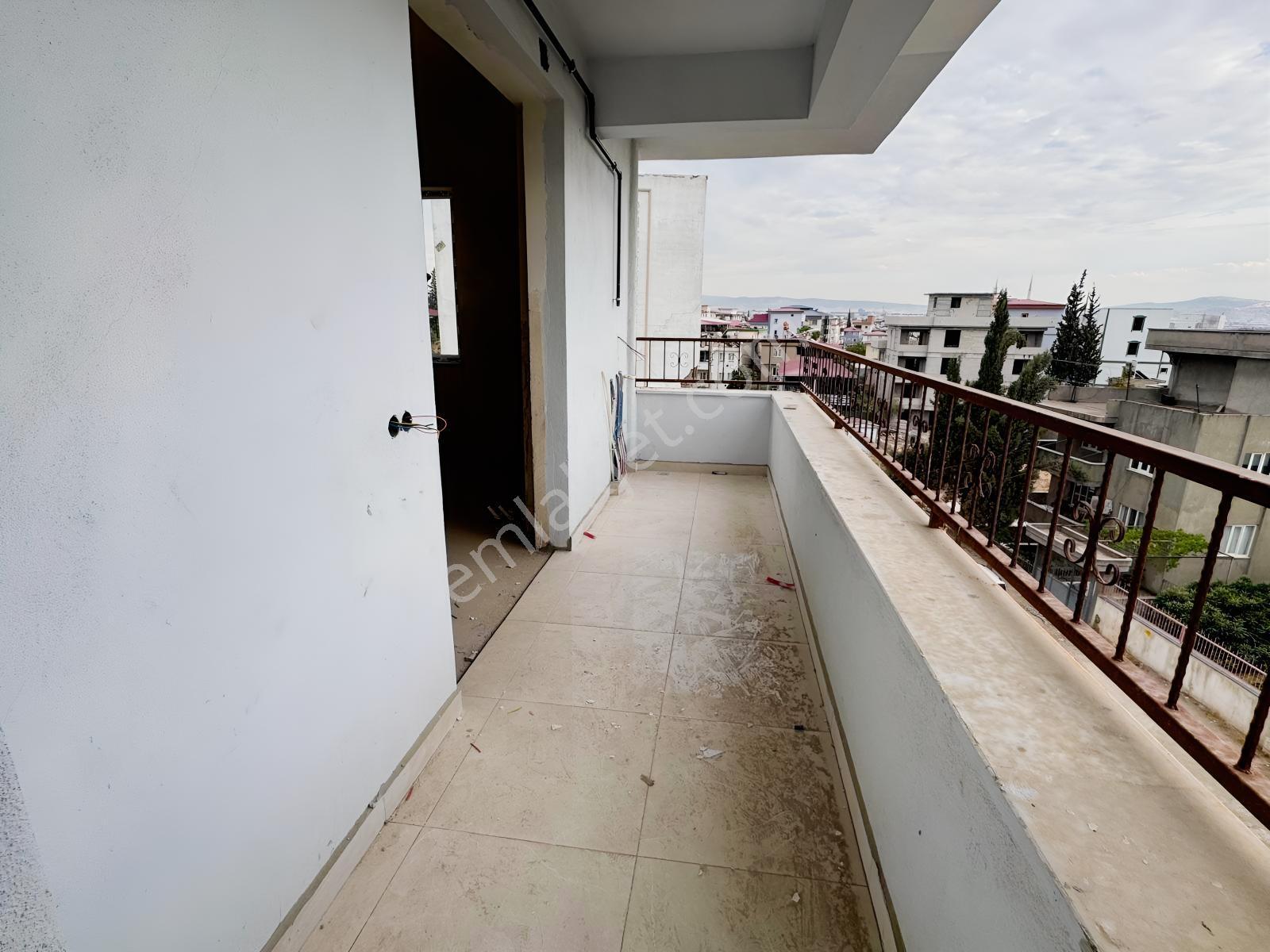 Germenicia'dan Sgk Civarı Ferah 3+1 Satılık Daire — fotoğraf 3